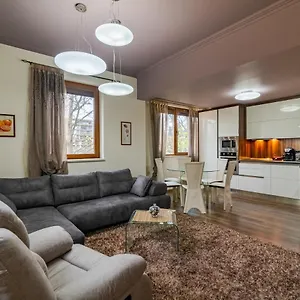 Cosy Luxury Flat In The Centrum- 90sqm - 3 Rooms. Варна